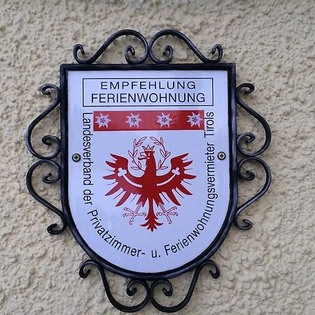 Ferienwohnung Ferienhaus Sonnenuhr Pinswang Exterior foto